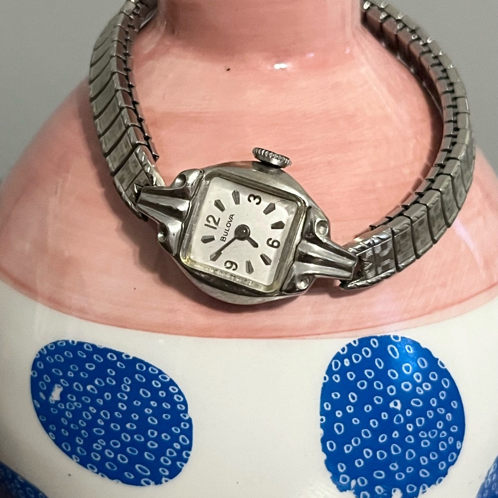 Vintage Womans Bulova 10k Rgp Petite Wind-Up Watch 17 Jewels